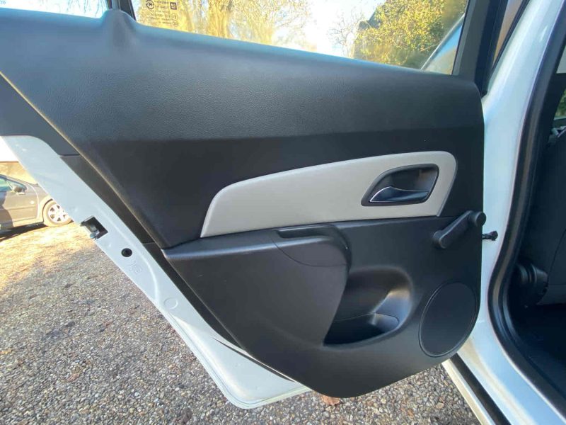 CHEVROLET CRUZE 2011 1.6 124cv