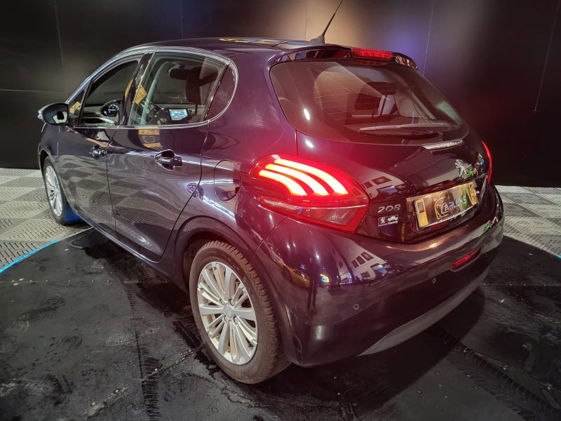 PEUGEOT 208 1.2 VTi 82cv Allure // APPLE CARPLAY/MIRROR LINK/RADAR-AR
