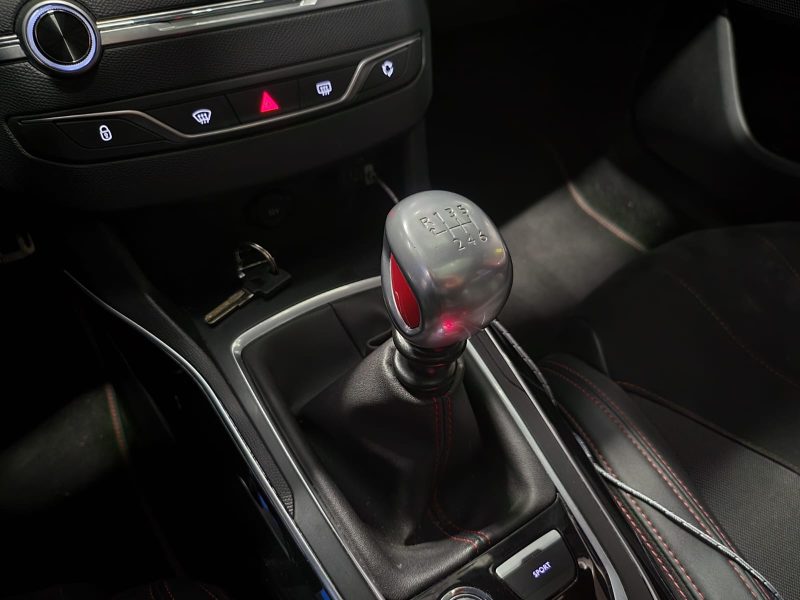 PEUGEOT 308 II 1.6 GTi PureTech 263cv APPLE CARPLAY / TOIT PANORAMIQUE