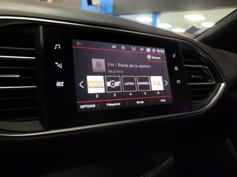 PEUGEOT 308 II 1.6 GTi PureTech 263cv APPLE CARPLAY / TOIT PANORAMIQUE