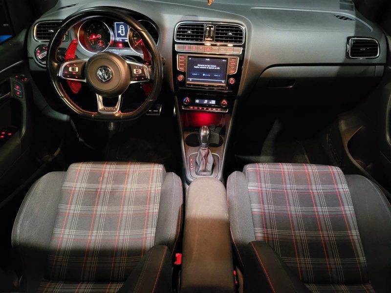 VOLKSWAGEN POLO V GTI 1.8 TSI 192cv DSG7 / APPLE CARPLAY/PHARES LEDS/PALETTES AU VOLANT