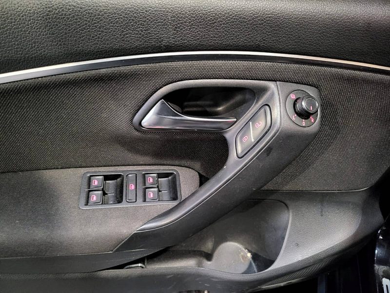 VOLKSWAGEN POLO V GTI 1.8 TSI 192cv DSG7 / APPLE CARPLAY/PHARES LEDS/PALETTES AU VOLANT