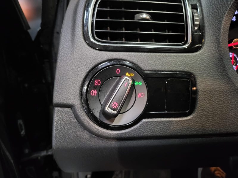 VOLKSWAGEN POLO V GTI 1.8 TSI 192cv DSG7 / APPLE CARPLAY/PHARES LEDS/PALETTES AU VOLANT