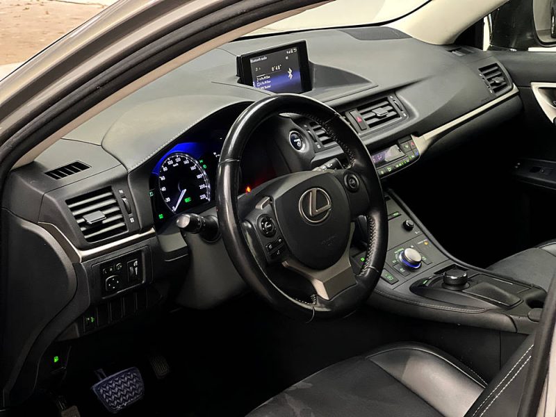 LEXUS CT 200h 136cv LUXURY LINE