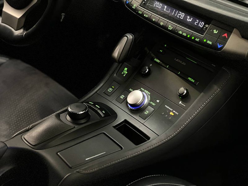 LEXUS CT 200h 136cv LUXURY LINE