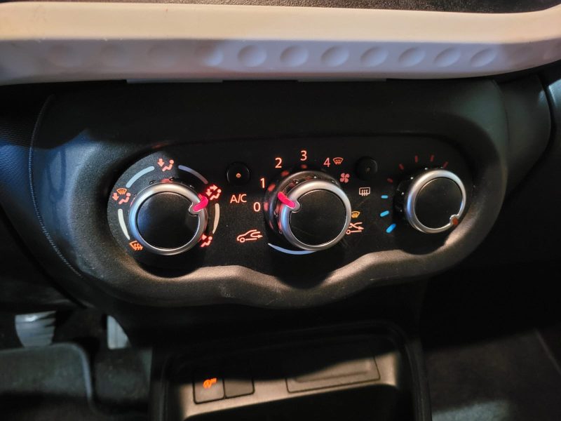 RENAULT TWINGO III 1.0 SCe 75cv Zen 1ère Main / LIMITEUR DE VITESSE/BLUETOOTH/PRISE AUX-USB