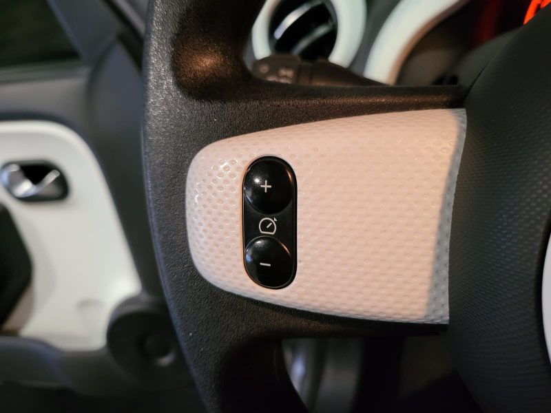 RENAULT TWINGO III 1.0 SCe 75cv Zen 1ère Main / LIMITEUR DE VITESSE/BLUETOOTH/PRISE AUX-USB