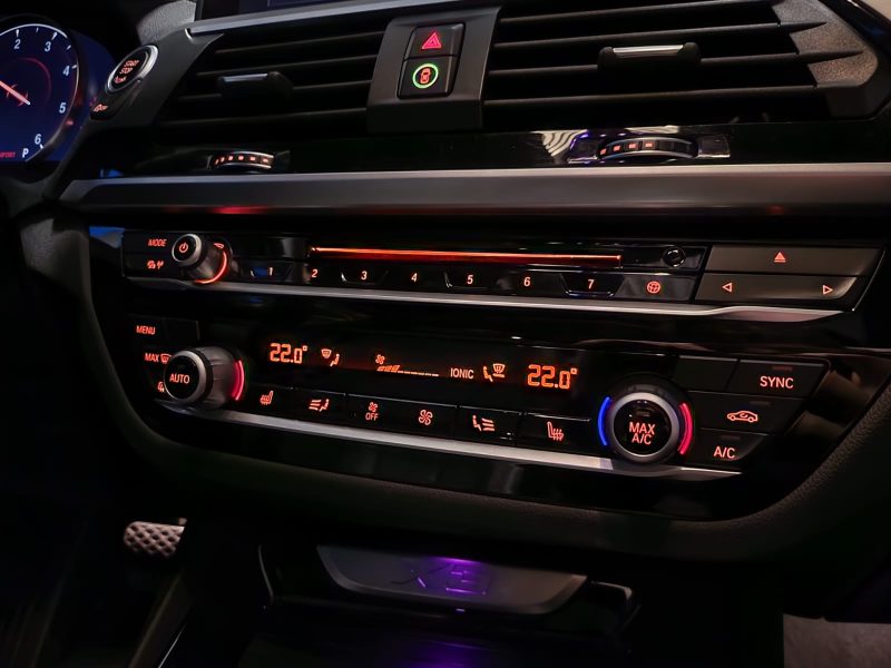 BMW X3 18d sDrive 150CH LUXURY / TOIT OUVRANT + TETE HAUTE + CAMERA 360