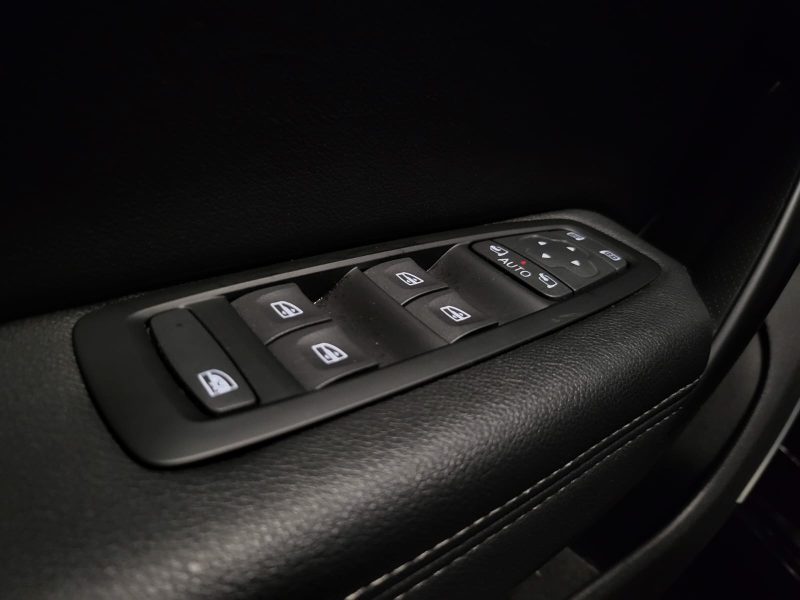RENAULT MEGANE IV 1.5 dCi 110CH INTENS / CAMERA + VIRTUAL COCKPIT + LUMIERE D'AMBIENCE
