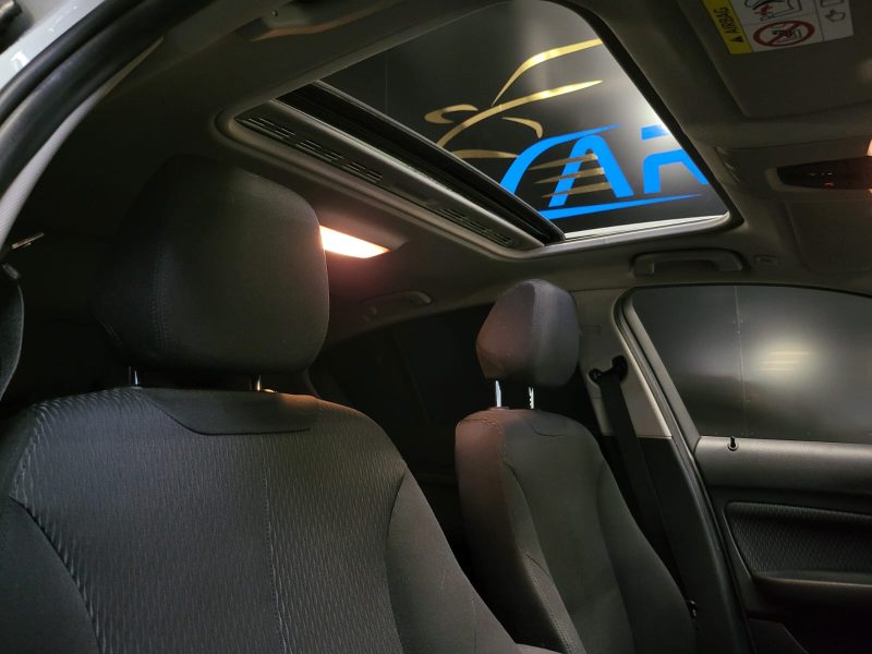 BMW SERIE 116 d 116cv URBAN BOITE AUTO TOIT OUVRANT / VOLANT M SPORT