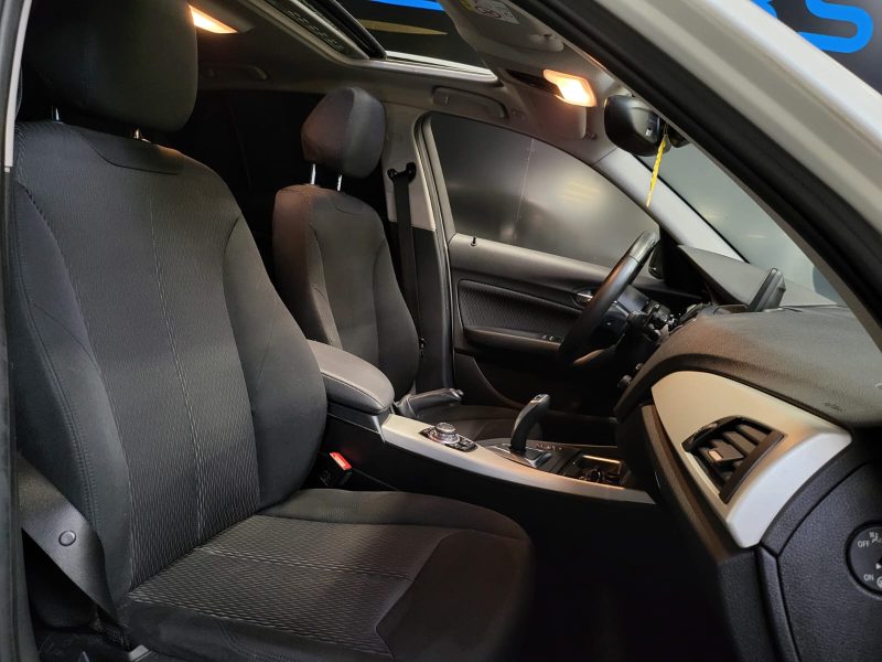 BMW SERIE 116 d 116cv URBAN BOITE AUTO TOIT OUVRANT / VOLANT M SPORT