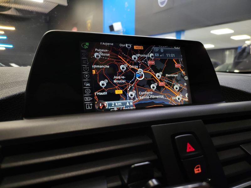 BMW SERIE 116 d 116cv URBAN BOITE AUTO TOIT OUVRANT / VOLANT M SPORT