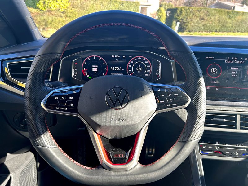 VOLKSWAGEN POLO 2023