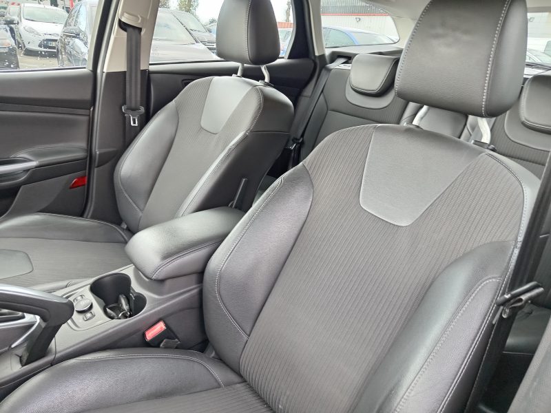 FORD FOCUS III  2011