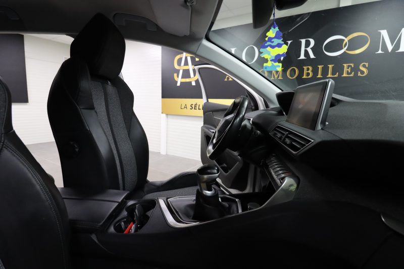 PEUGEOT 3008 SUV 2017