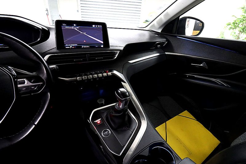 PEUGEOT 3008 SUV 2017