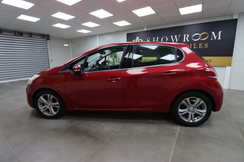 PEUGEOT 208 I 2015
