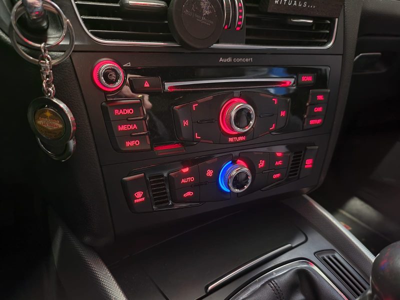 AUDI Q5 2.0 TDI 150 CV S LINE / BLUETOOTH / RADAR DE RECUL / REGULATEUR / PACK S LINE