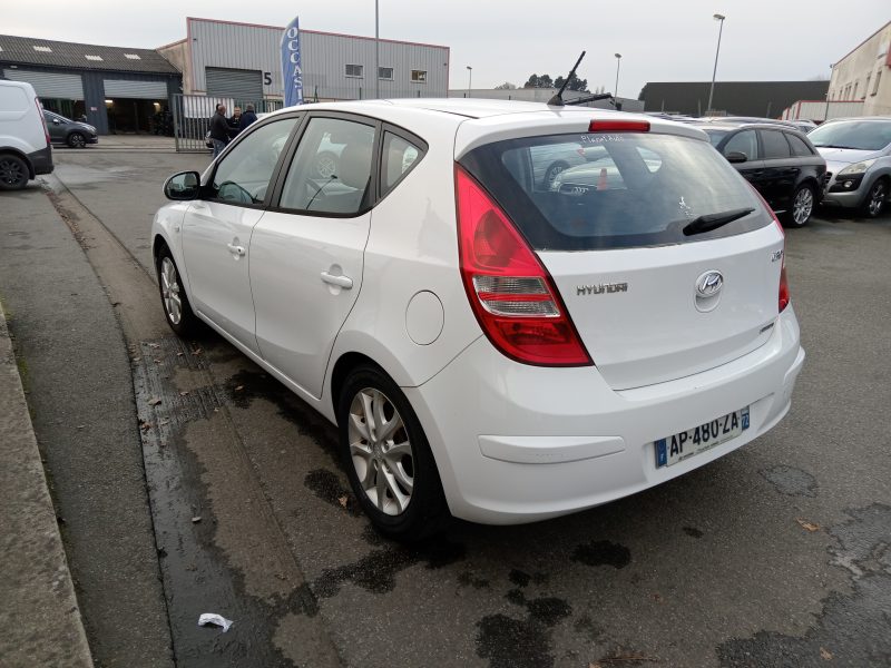 HYUNDAI I30 2010
