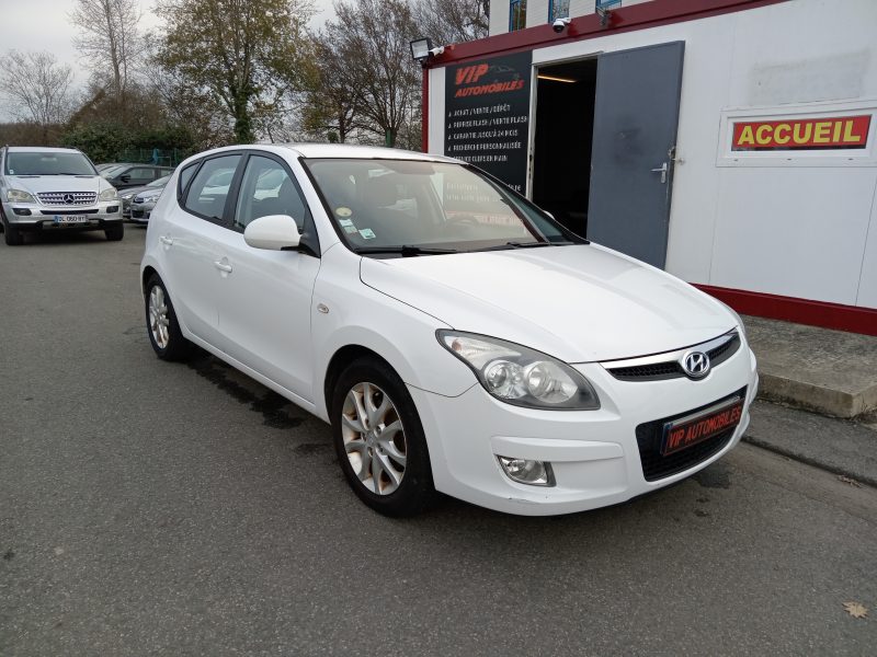 HYUNDAI I30 2010
