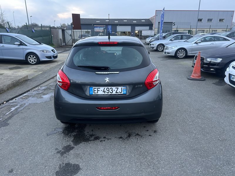 PEUGEOT 208 I 2015