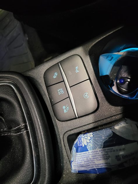 1.0 Flexifuel 125 cv / TITANIUM / TOIT OUVRANT / CARMERA AR / PARK ASSIST