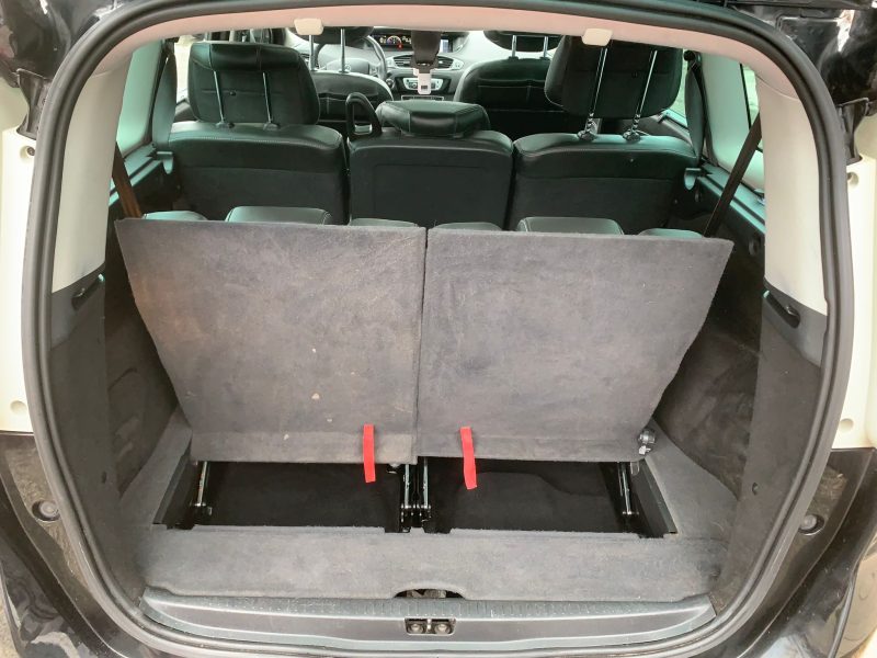 RENAULT SCENIC INITIAL PARIS  2013