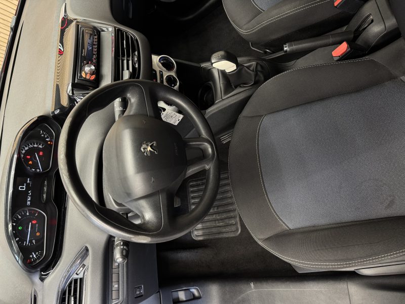 PEUGEOT 208 I 2015