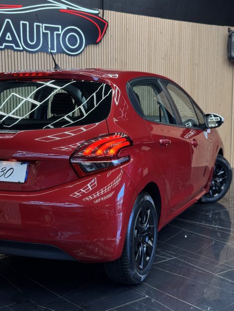 PEUGEOT 208 I 2015