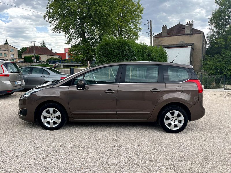 PEUGEOT 5008 2014