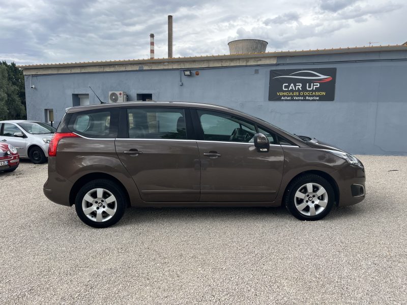 PEUGEOT 5008 2014