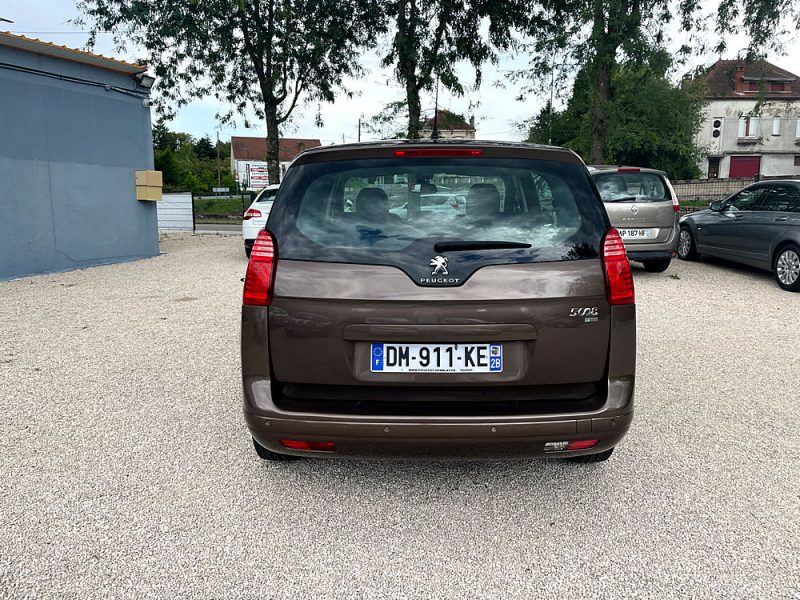 PEUGEOT 5008 2014