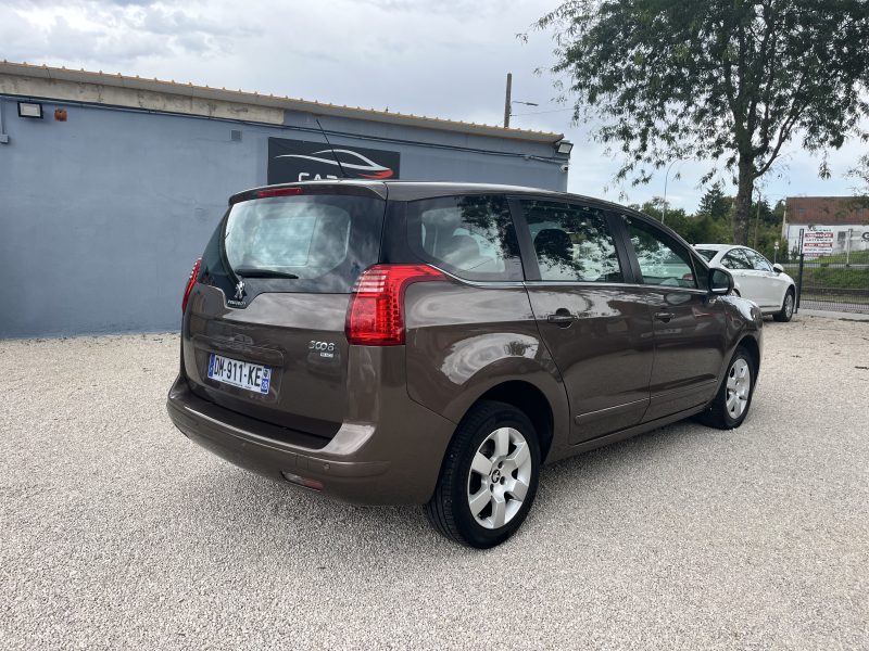 PEUGEOT 5008 2014