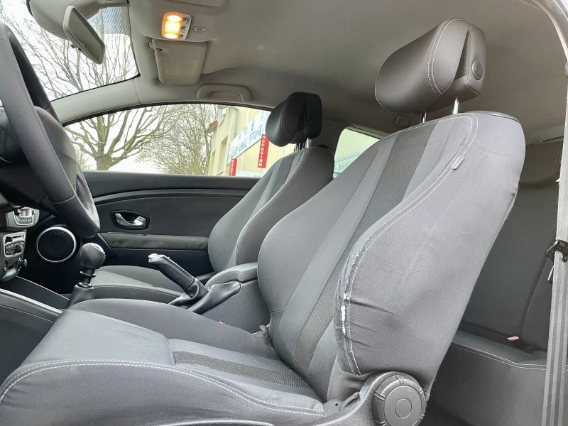 RENAULT MEGANE COUPE 2010