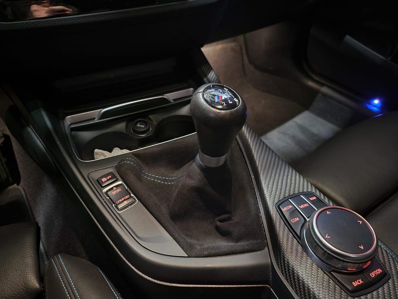 BMW M2 COUPE 370cv BOITE MANUELLE / SUIVI BMW / HARMAN KARDON / FULL LED