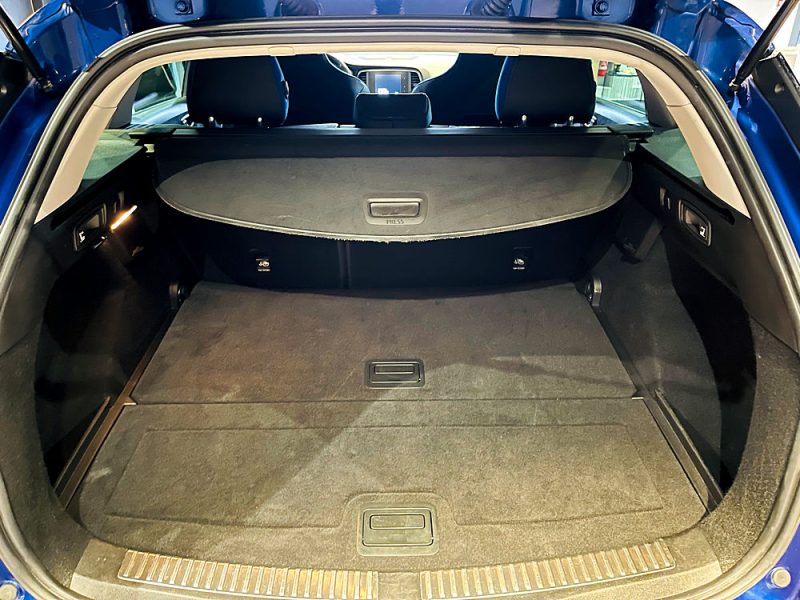 Model :MEGANE ESTATE Finition:1.6 205 GT 4CONTROL /BOSE/PARK ASSIST/ENTRETIEN COMPLET RENA