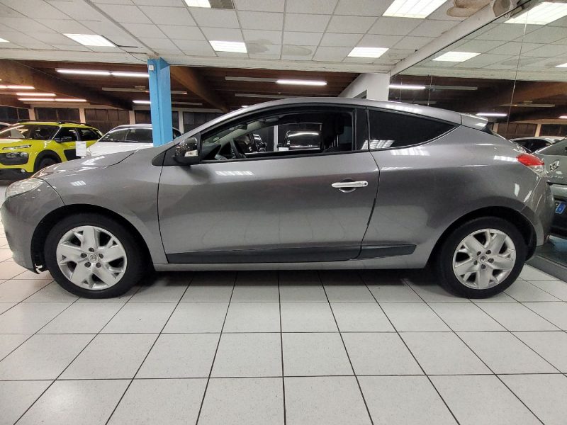 RENAULT MEGANE III CoupÃ© 2011 1.5 dCi 1461cm3 110cv