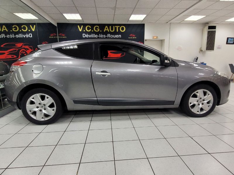 RENAULT MEGANE III CoupÃ© 2011 1.5 dCi 1461cm3 110cv