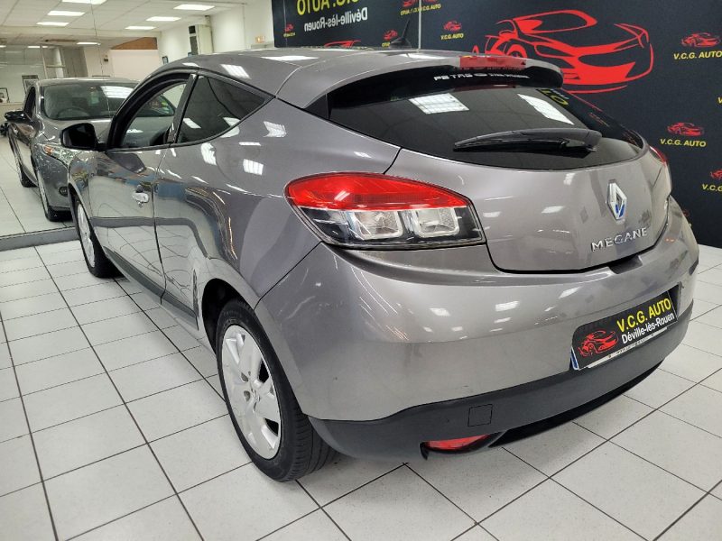 RENAULT MEGANE III CoupÃ© 2011 1.5 dCi 1461cm3 110cv