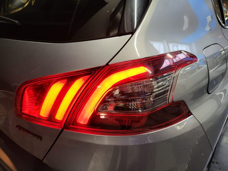 PEUGEOT 308 II 1.2 THP 130 cv GT LINE /CAMERA+CAR PLAY+REGULATEUR/