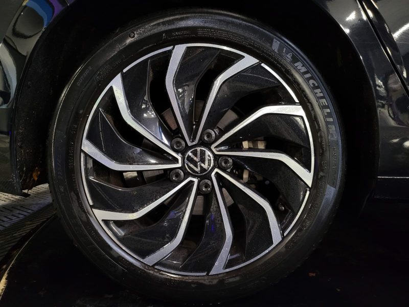 VOLKSWAGEN GOLF VIII 1.5 eTSI 150cv STYLE SUREQUIPEE