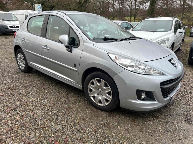 PEUGEOT 207 2012