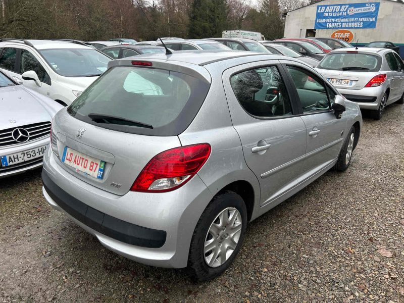 PEUGEOT 207 2012