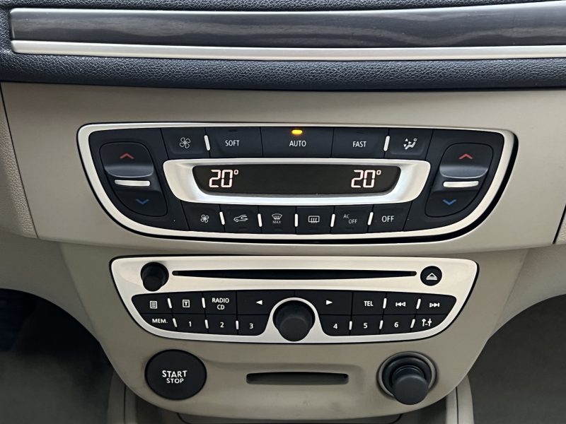 RENAULT MEGANE 3 III LUXE PRIVILEGE 1.9 DCI 130 Cv 1ERE MAIN 56 100 Kms GPS CUIR - GARANTIE 1 AN