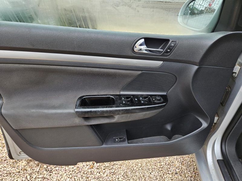 VOLKSWAGEN GOLF V 2006