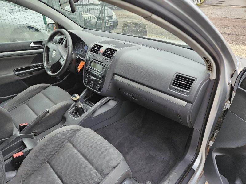 VOLKSWAGEN GOLF V 2006