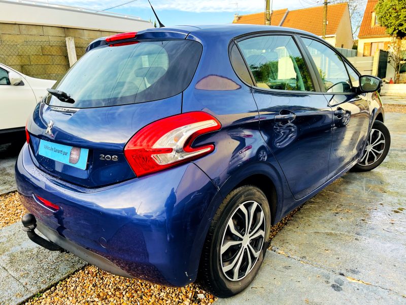 PEUGEOT 208 2013