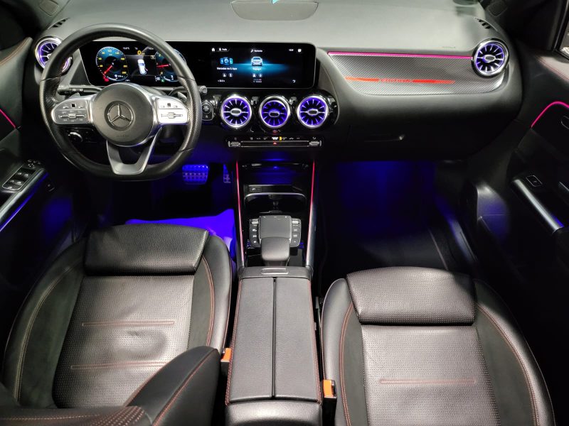 MERCEDES GLA 220 D 4-MATIC 190cv AMG LINE EDITION 1 / TOIT OUVRANT / CARPLAY / ATTELLAGE 