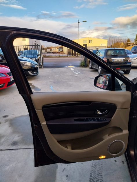 RENAULT Grand SCÉNIC III 2.0 TDI 16V 140 Exclusive line