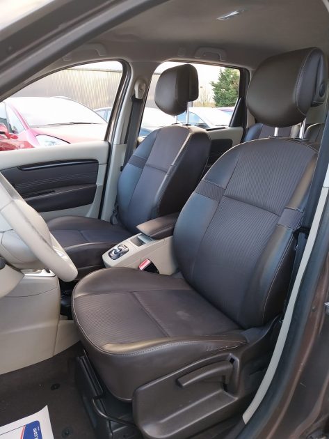 RENAULT Grand SCÉNIC III 2.0 TDI 16V 140 Exclusive line